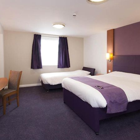 Premier Inn London Ealing Brentford Dış mekan fotoğraf