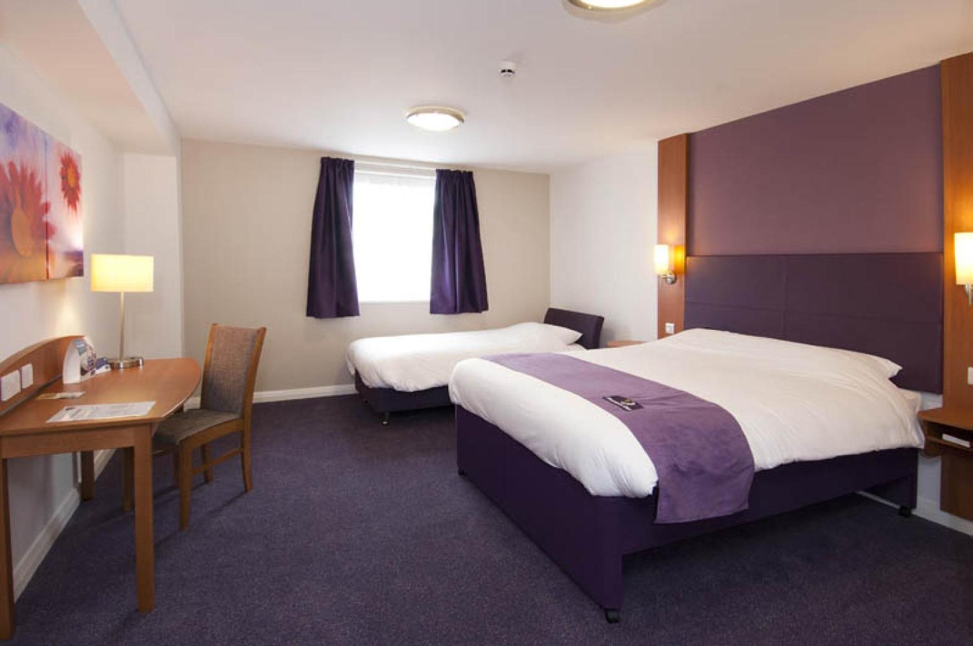 Premier Inn London Ealing Brentford Dış mekan fotoğraf