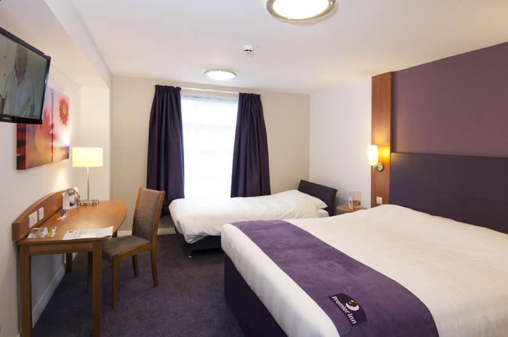 Premier Inn London Ealing Brentford Oda fotoğraf